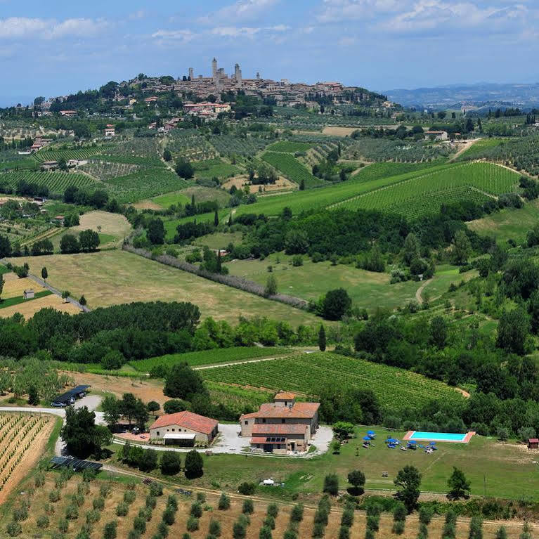 Вилла Agriturismo Poggiacolle Сан-Джиминьяно Экстерьер фото